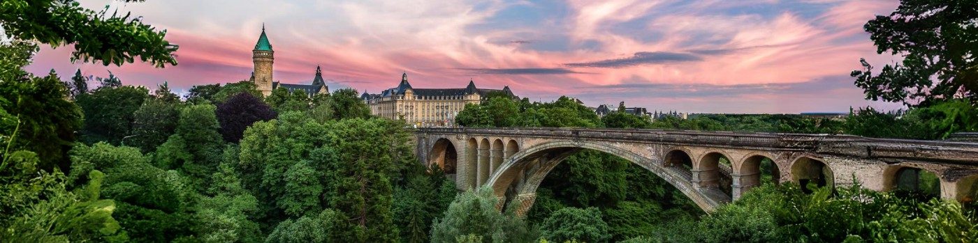 The Adolphe Bridge spanning the Pétrusse valley at dusk